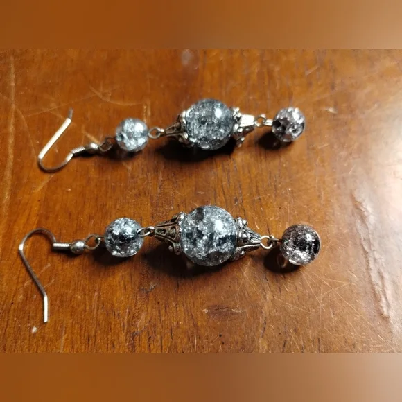 Elegant Womens Black And Clear Dangle Earrings - Picture 5 of 6